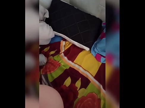 ❤️ Moja spolubývajúca zostáva doma sama, pretože jej manžel odchádza na dovolenku, a ja využijem príležitosť, aby som ju ošukal a naplnil jej zadok mliekom Porno video na nás ﹏